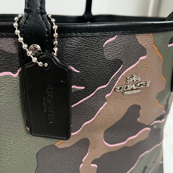 Coach Camo Large City Tote Bag Reversible Black Interior Pebble Leather Wristlet - Picture 5 of 9